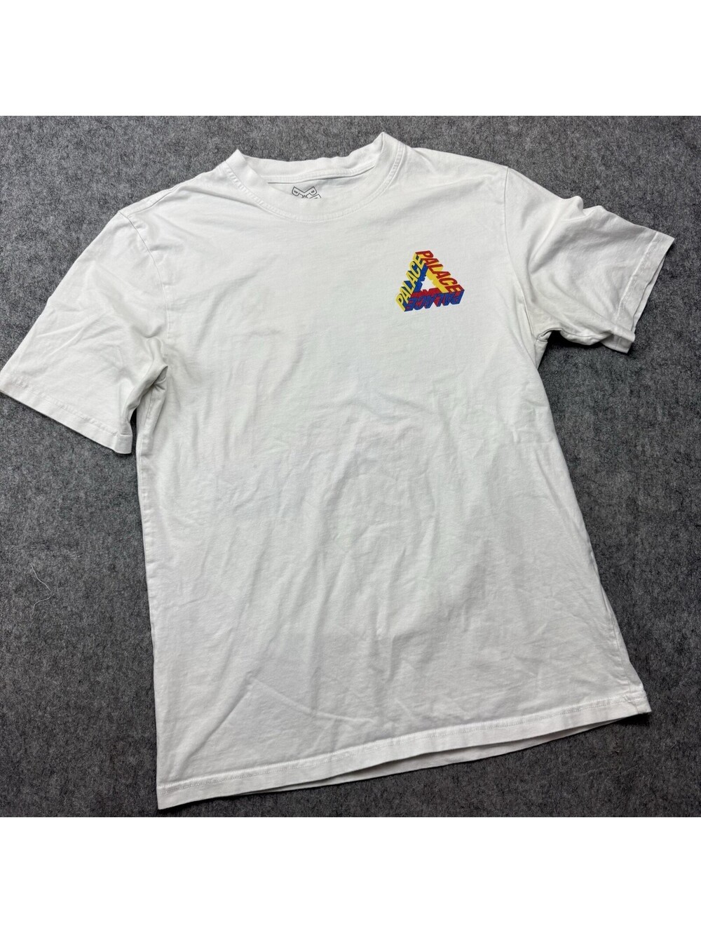 Palace Shirt Mens Large White Triangle Logo Graphic Skateboard Tee Streetwear